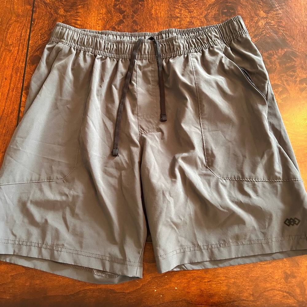 Legends Shorts Men’s Large Gray  Running Unlined Workout Gym Activewear